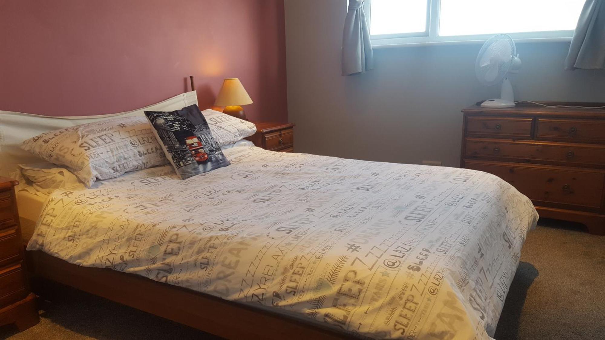Stayinwoking At 30 Woodlands Horsell Εξωτερικό φωτογραφία